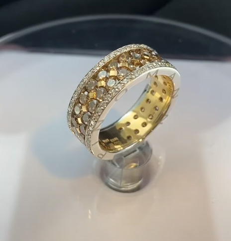 soep Uitbreiden serie Ring 18 kt wit goud champagne kleurige en witte diamant - Juwelier Esfahan  Rotterdam
