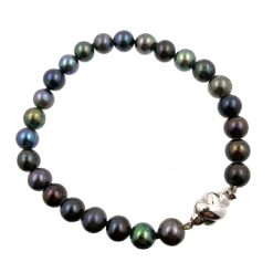 Armband zwarte zoetwater parels met een 18 kt witgouden slot.