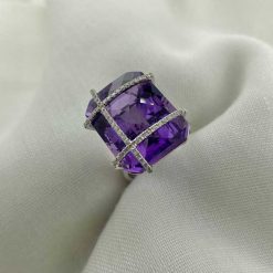 18 kt witgouden met amethyst