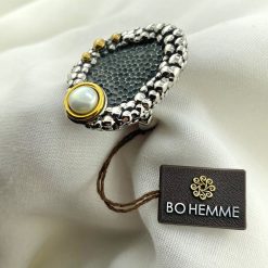 Zilveren ring uit de Bohemme collectie .