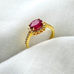 18 kt rosé gouden ring met robijn